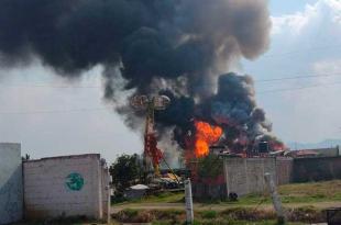 #Video: Fuerte incendio consume una fábrica en #Teoloyucan