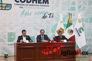 Miguel Ángel Cruz Muciño, Segundo Visitador General; Víctor Leopoldo Delgado Pérez, presidente de la CODHEM; y Luz María Islas Colín, Primera Visitadora General, durante la presentación de las recomendaciones 1/2026 y 2/2026.