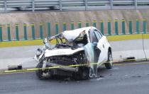 El accidente se dio cuando el vehículo Nissan tipo March con cromática de taxi donde viajaba el conductor y una mujer de copiloto, se estrelló contra la parte trasera de un camión