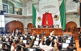 El diputado morenista Tanech Sánchez pidió un pequeño cambio al dictamen para que los municipios de los que no se aprobaron cuentas, tengan 30 días para que aclaren