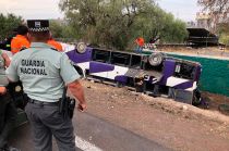 #Video: Vuelca camión con 35 pasajeros en la México-Pirámides