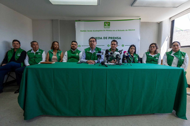 Nuevos líderes del PRI que se incorporan al PVEM.