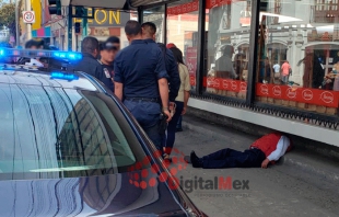 #Toluca: ebrio dormido moviliza policía y servicios de emergencia en pleno centro