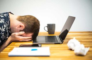 Este síntoma de estrés laboral está ligado a la carga psicológica del empleo moderno