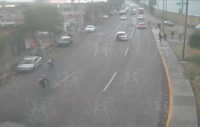 Al lugar del incidente acudieron los servicios de emergencias quienes brindaron apoyo al ciclista