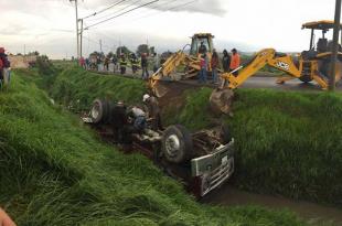 El conductor logró salir rompiendo una ventanilla de la cabina