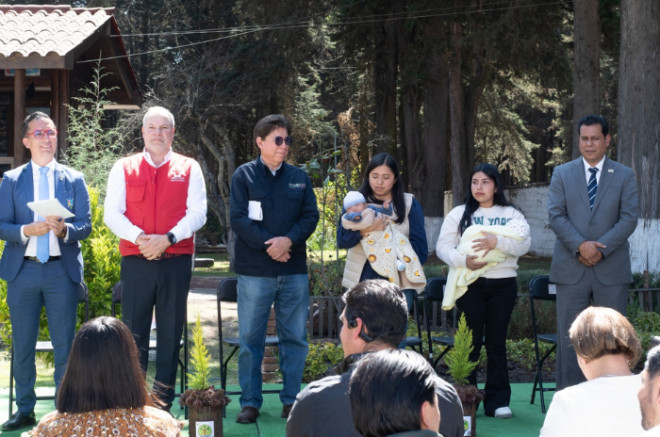Plantación de árboles del programa “Un árbol por cada hija o hijo nacido” en el Estado de México.