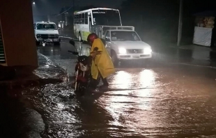 Fuerte lluvia deja severos encharcamientos en #CuautitlánIzcalli