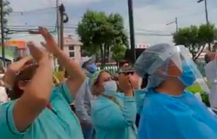 #Toluca: aplauden a médicos de la clínica 220 del IMSS que no pudieron salir durante #sismo