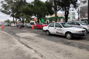 Personal de la Junta de Caminos acudió al sitio para reparar los baches.