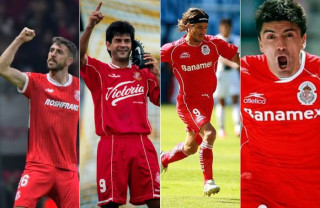 El primero en destacar fue el brasileño Amaury Epaminondas, quien en la temporada 1966-1967 se coronó campeón de goleo con 21 anotaciones.