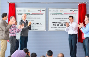 Entregan Enrique Peña y Alfredo del Mazo obras para reducir inundaciones
