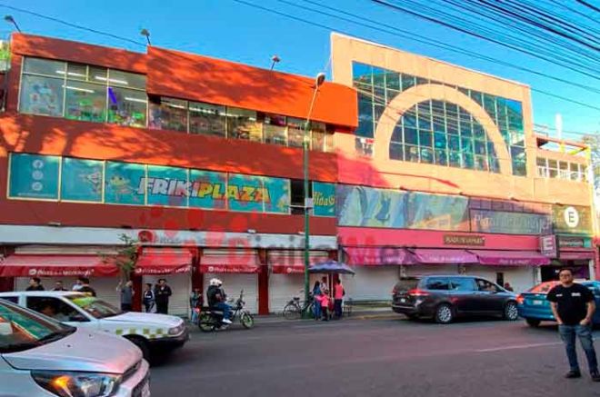 Los hechos sucedieron al inicio del Buen Fin, en el edificio ubicado a un costado del Cosmovitral.