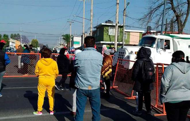 Apostados a la altura de los talleres de la Línea B del Metro, en la esquina de Avenida SUTERM, la protesta genera caos en el tránsito vehicular 