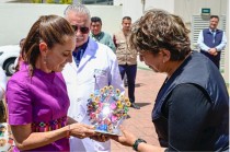 La presidenta Claudia Sheinbaum y la gobernadora Delfina Gómez durante la supervisión del programa &quot;La Muestra Viaja&quot;