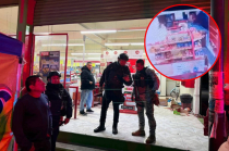 Sucursal de Tiendas 3B en la colonia Xico III, en Valle de Chalco, donde dos hombres lanzaron una bomba molotov y provocaron el incendio