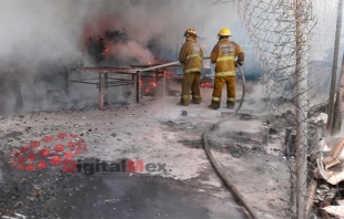 #Video #Alerta: incendio consume fábrica en la México-Toluca