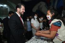 "En las artesanías que se producen en distintos municipios del Estado de México está puesta la esencia de los mexiquenses"