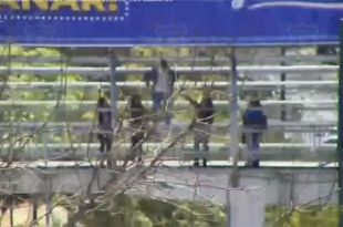 #Video: Jovencito intenta arrojarse de un puente en #Metepec