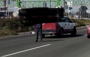 Destroza vehículo cuerpo de una persona en San Mateo Atenco