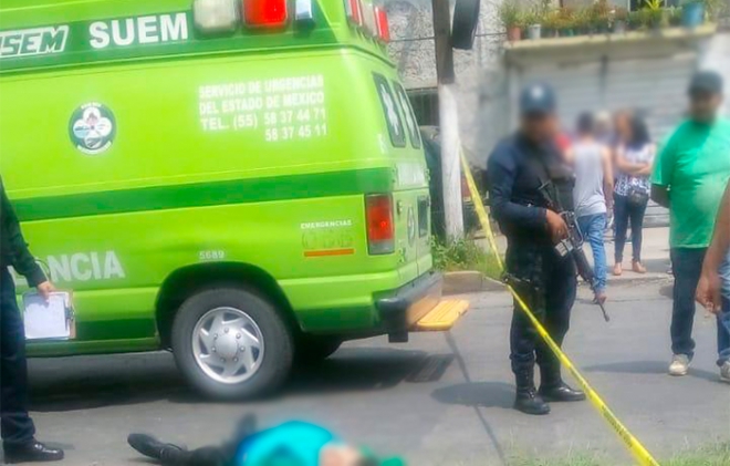 Padre le llora a ladrón muerto por policías en Ecatepec