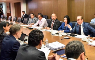 Se reúnen diputados de Morena con el rector de la UAEMex y el consejo universitario