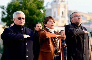 Estuvo acompañada por autoridades y ciudadanos.
