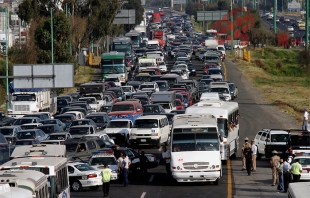 Transportistas anuncian bloqueos en el Valle de México mañana lunes