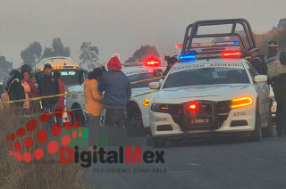 Elementos de Protección Civil, policía municipal y Guardia Nacional aseguraron la zona mientras la Fiscalía Edoméx realizaba las diligencias correspondientes.