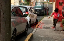 #Inseguridad; policías dejan patrulla estacionada y ladrones intentan abrirla en Toluca