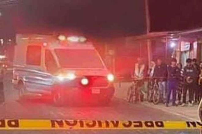 Paramédicos de Protección Civil confirmaron el fallecimiento del ciclista.