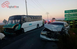 15 lesionados por choque entre autobús y auto en Almoloya de Juárez