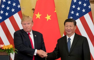 Trump ordena imposición de aranceles por 50 mil millones de dólares a productos chinos