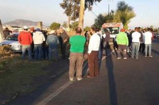 El conductor de un tractor, presumiblemente en estado de ebriedad