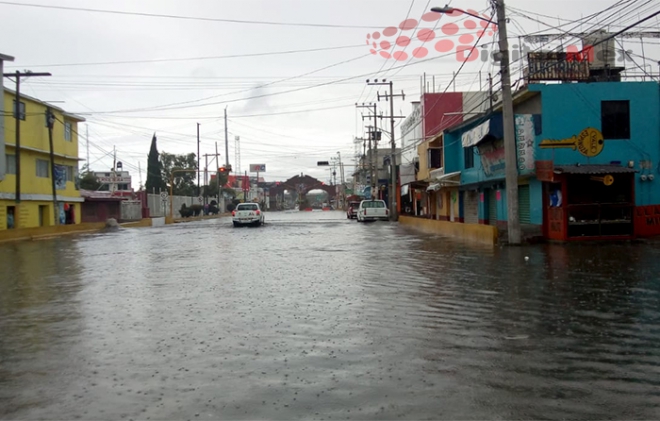 #Precaución: Encharcamiento obliga cierre de acceso a San Mateo Atenco