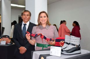 Presentan colección artesanal en San Mateo Atenco