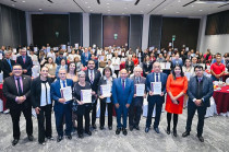 Otorga el alcalde Raciel Pérez reconocimiento al mérito magisterial.