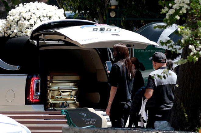 El cortejo fúnebre fue escoltado por convoyes militares desde Guadalajara hasta Zapopan, con cierres viales y acceso restringido al cementerio.