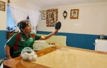 Edith Sigala convierte su comedor en cancha de entrenamiento