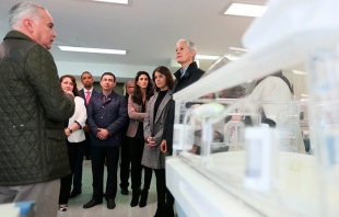 Entrega Alfredo del Mazo incubadoras con alta tecnología