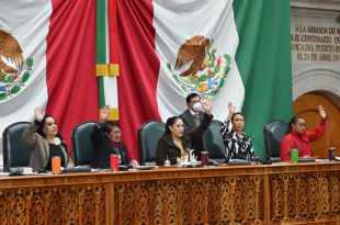 Diputadas y diputados de la LXII Legislatura del Estado de México durante la sesión en la que se recibió la iniciativa para reforzar sanciones por hostigamiento y abuso sexual