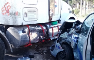 Toluca-Tenango: choca tráiler contra auto particular; cuatro heridos