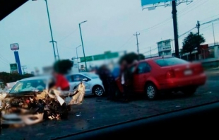 Choque en Toluca, deja un lesionado y tránsito lento