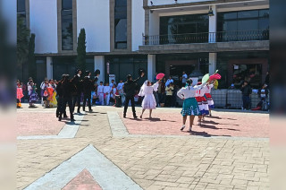 Autoridades municipales y representantes del Movimiento Antorchista dialogaron sobre necesidades prioritarias en comunidades de Ecatepec.