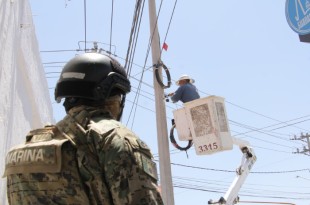 Autoridades de los tres niveles de gobierno retiran cámaras ilegales instaladas en postes de la vía pública Ecatepec