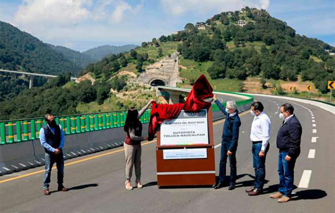 Comienza en las inmediaciones del Aeropuerto de Toluca y conecta con la autopista Chamapa-Lechería