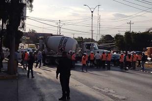 #Coacalco: Cementeros cierran la López Portillo para evitar desalojo