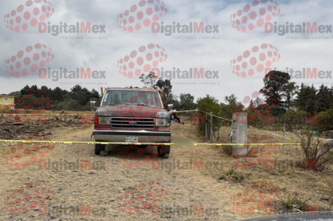 Camioneta Ford F-150 involucrada en el accidente donde un hombre perdió la vida tras ser prensado en Loma del Lindero