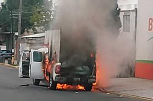 El vehículo presentó una falla eléctrica en el motor.