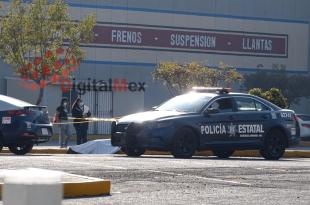 El centro comercial está ubicado a un costado del mercado Benito Juárez.